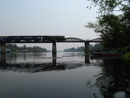 die berühmte Brücke am Kwai